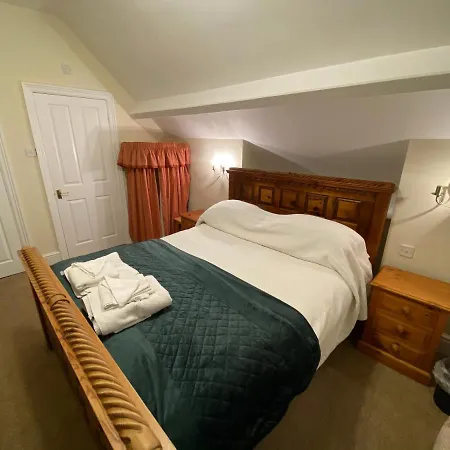 The Old Manse Bed & Breakfast 4*