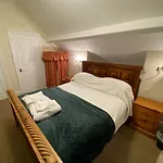 The Old Manse לינה וארוחת בוקר 4*