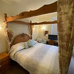 The Old Manse 4* Pickering