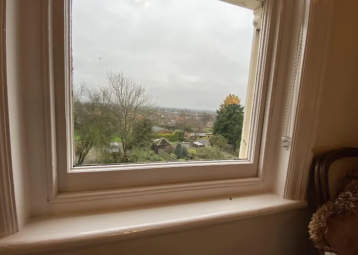 Nocleg ze śniadaniem The Old Manse 4*