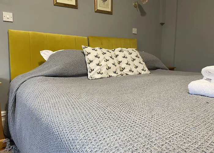 Nocleg ze śniadaniem The Old Manse 4*