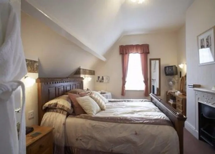 Nocleg ze śniadaniem The Old Manse 4*