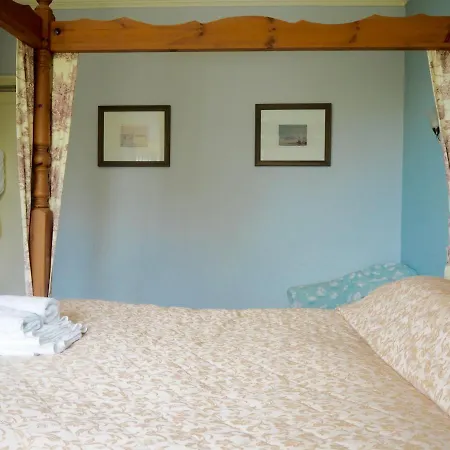 The Old Manse Bed & Breakfast 4*