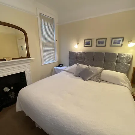 The Old Manse Bed & Breakfast 4*